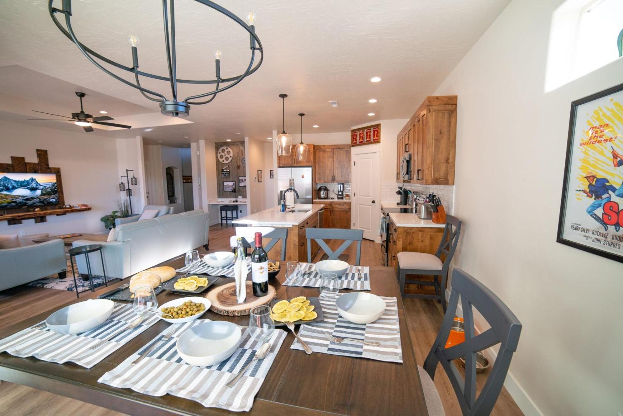 Hollywood Hangout - New West Properties Kanab Luaran gambar